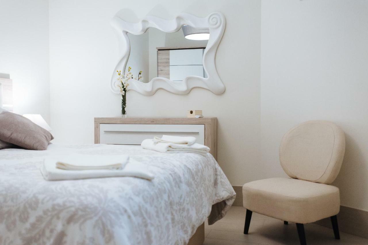 Luxury Apartment Penuelas Free Parking Sevilla Exteriör bild